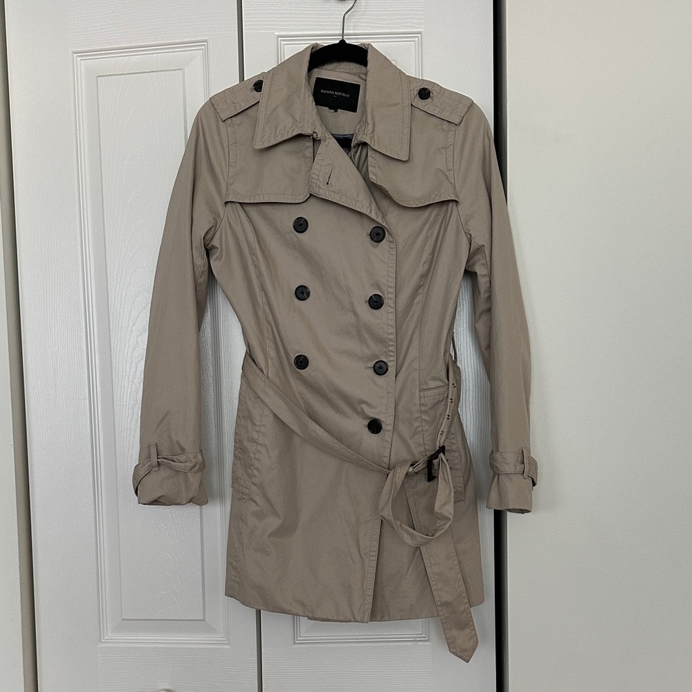 BANANA REPUBLIC TAN DOUBLE BREASTED BELTED TRENCH SIZE MEDIUM